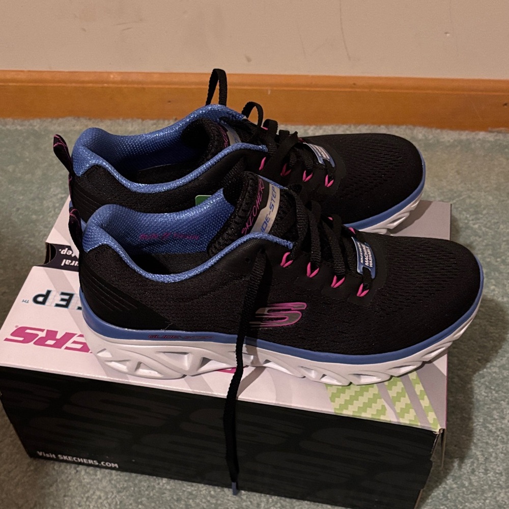 Skechers Black and Pink Running Shoes - Picture 3 of 7